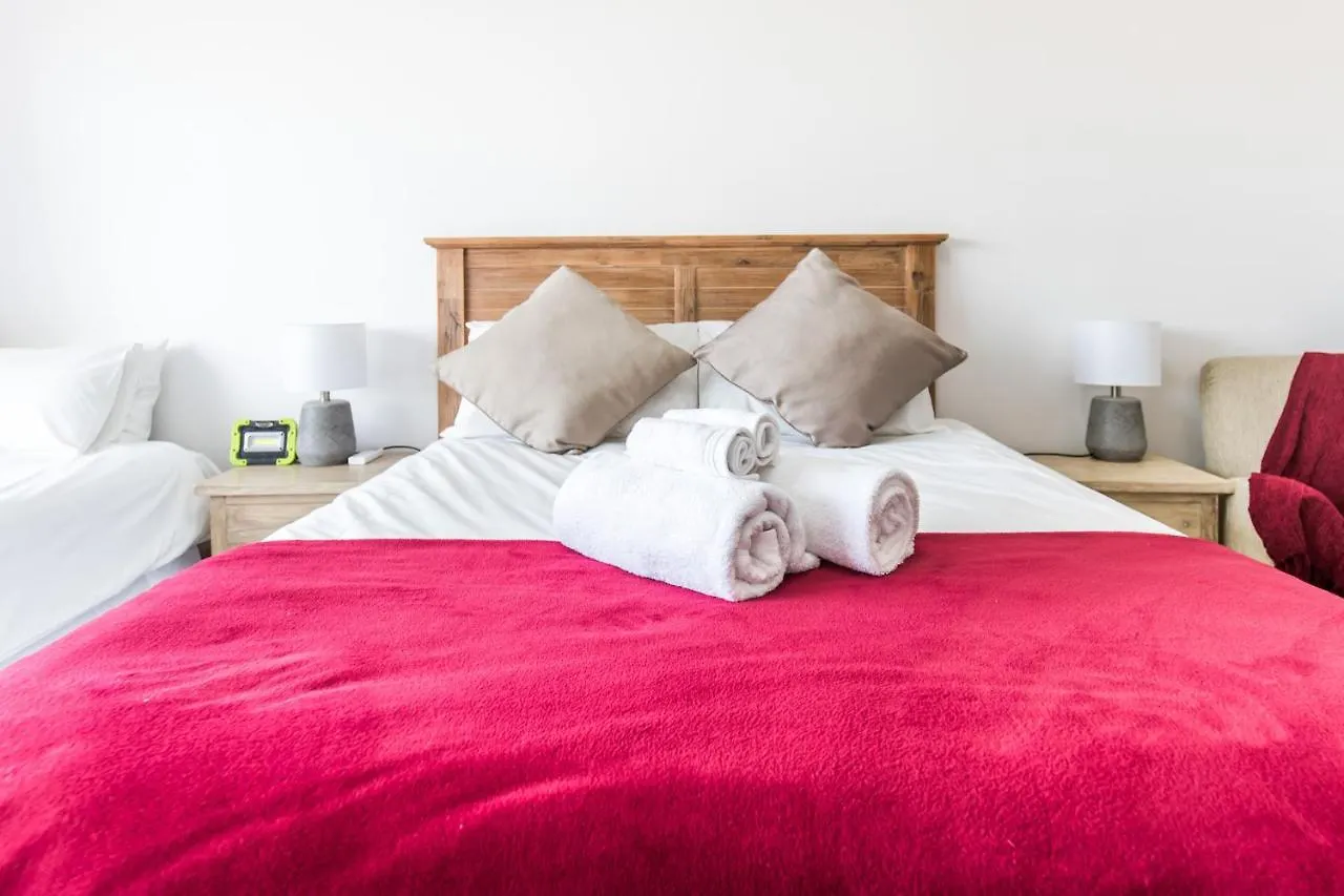 Cornerstone Guesthouse Alk Van Zyl Cape Town 0*, Parow