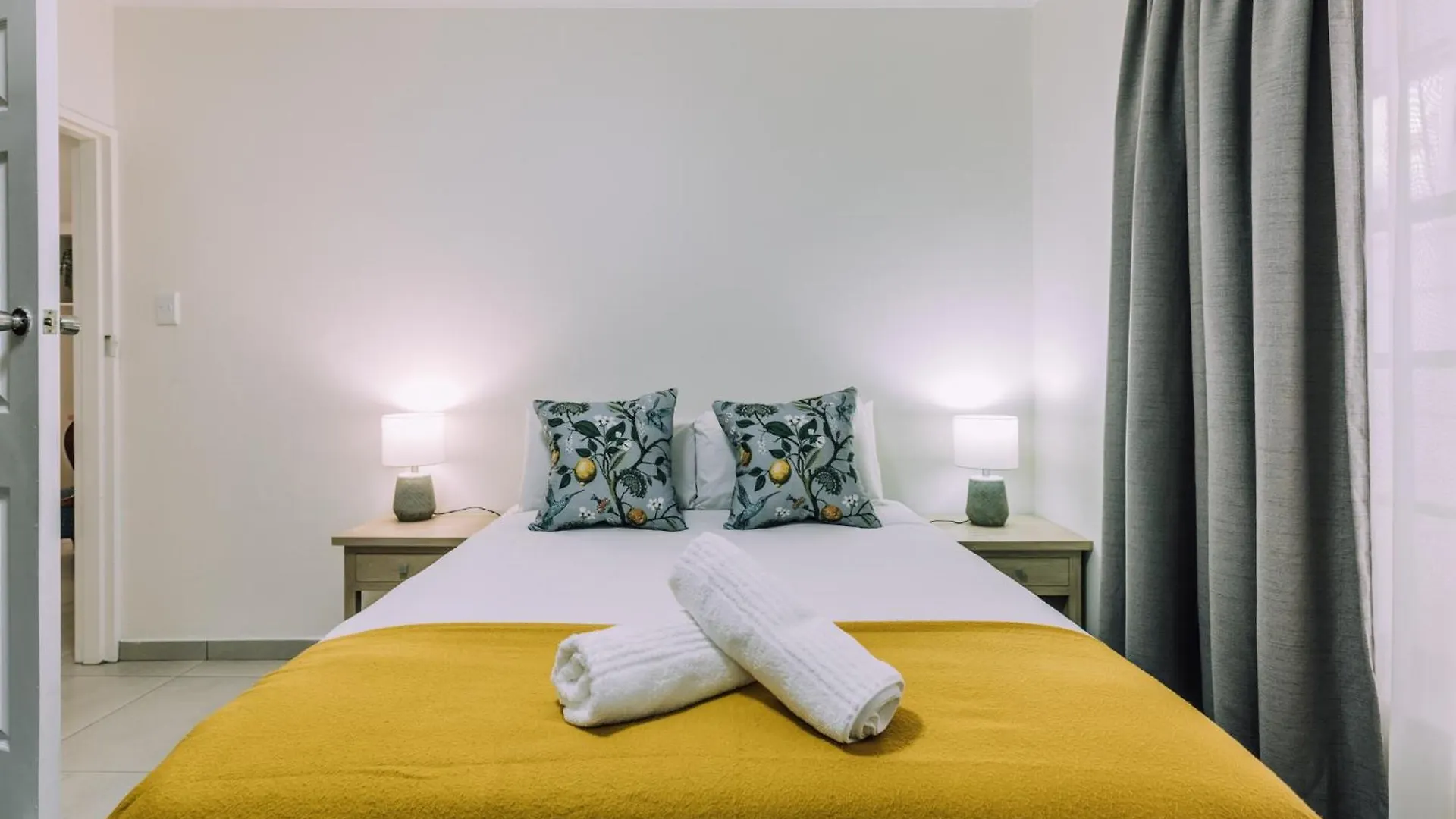 Cornerstone Guesthouse Alk Van Zyl Cape Town 0*,  South Africa