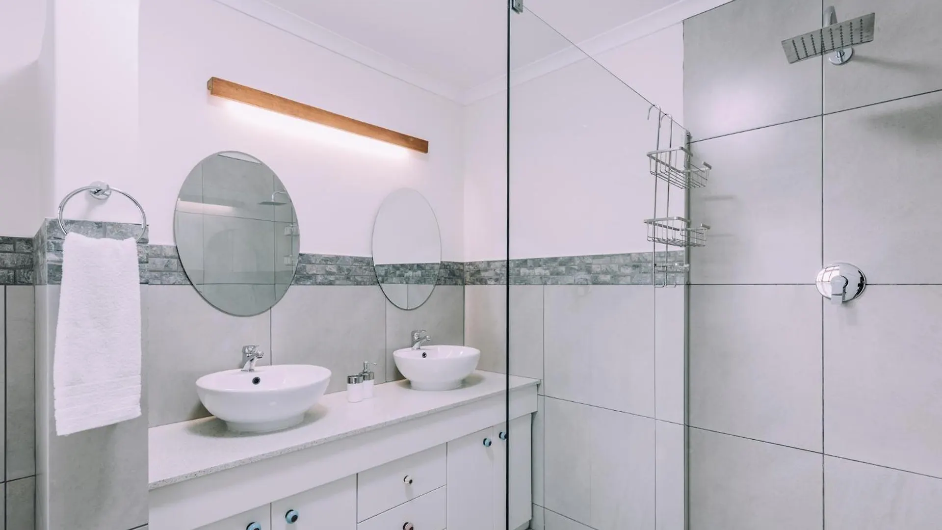 Guest house Cornerstone Guesthouse Alk Van Zyl Cape Town
