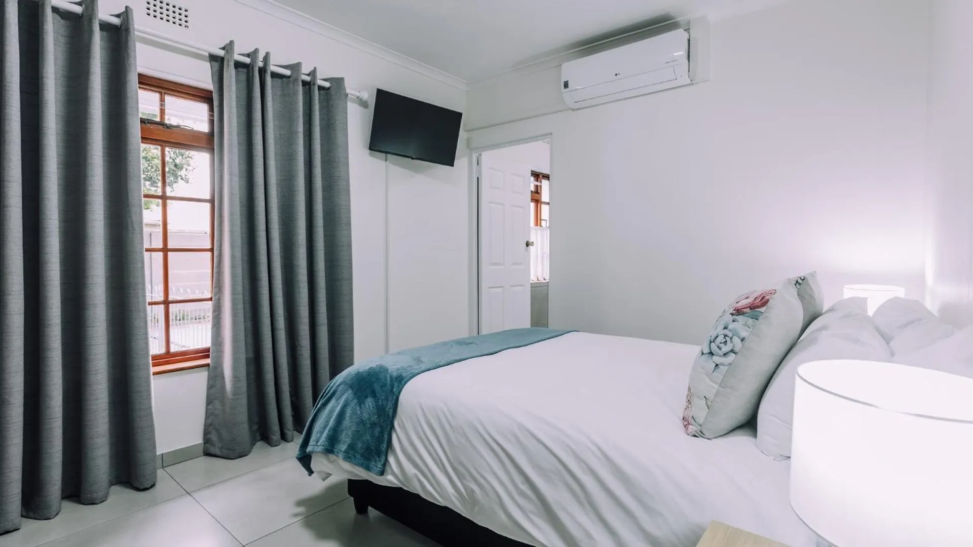 Guest house Cornerstone Guesthouse Alk Van Zyl Cape Town