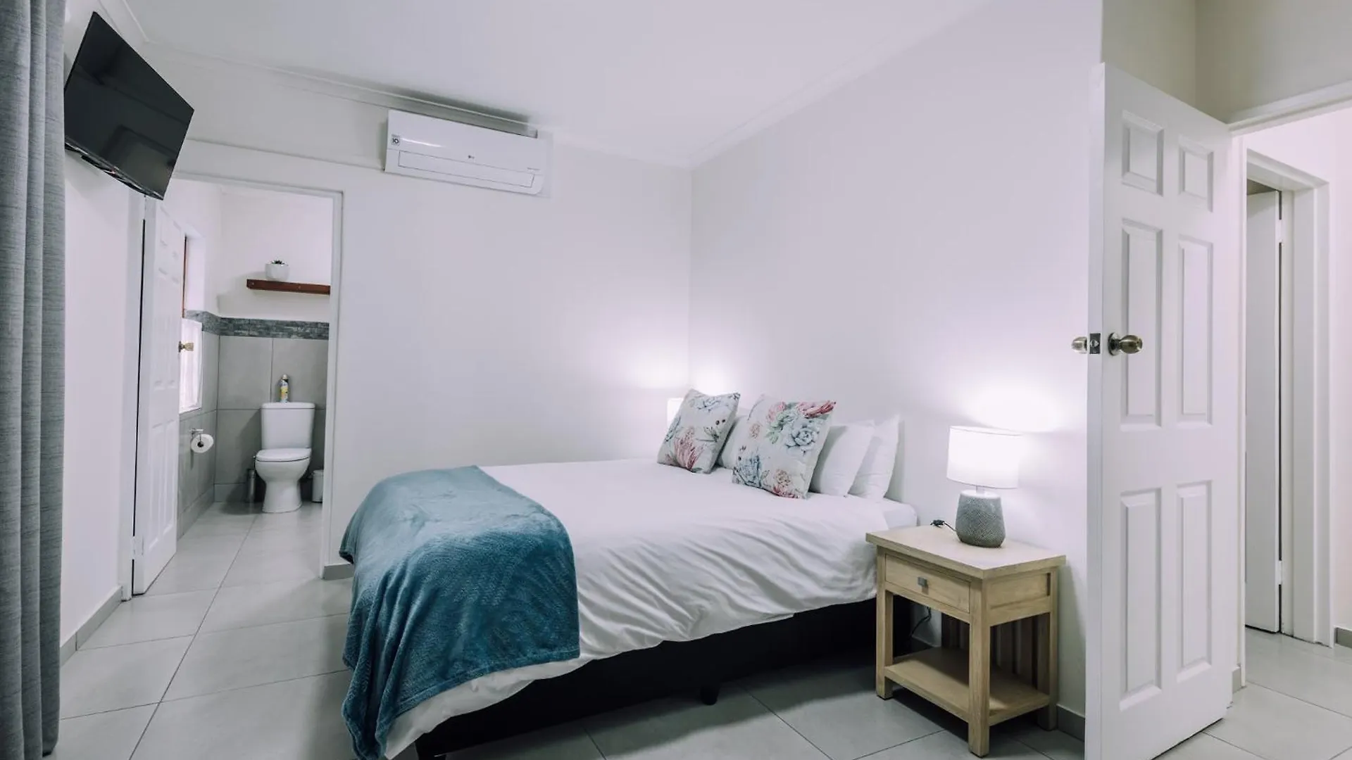 Guest house Cornerstone Guesthouse Alk Van Zyl Cape Town
