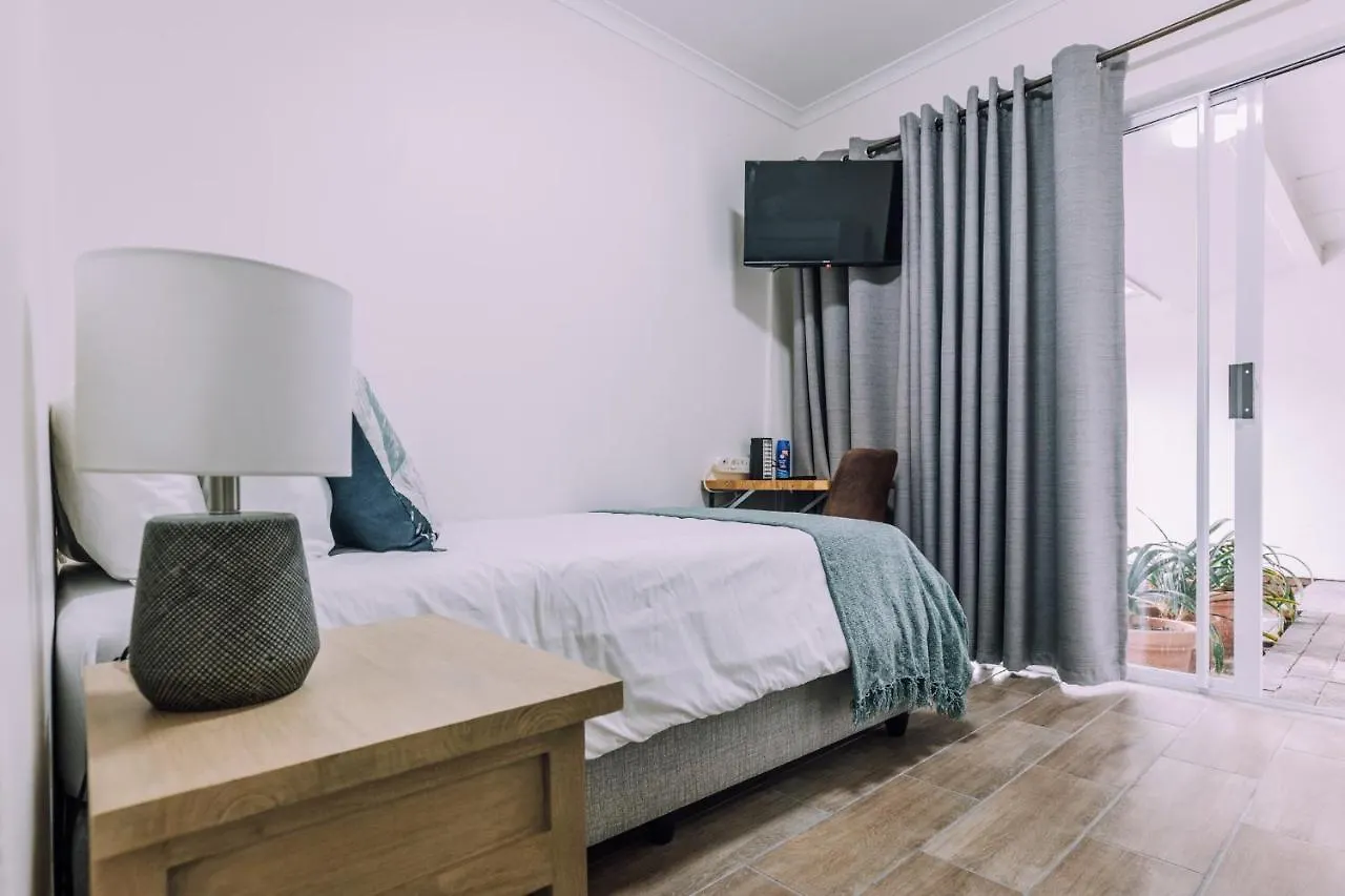 Cornerstone Guesthouse Alk Van Zyl Parow Guest house